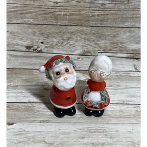 Christmas International Santa Claus Mrs. Claus Kissing Treasure Masters Mini 2in